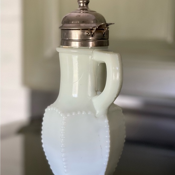 VINTAGE, BEADED, MILK GLASS SYRUP DISPENSER. METAL HINGED LID. 3 1/4”W X 6 3/4”H - Picture 3 of 12